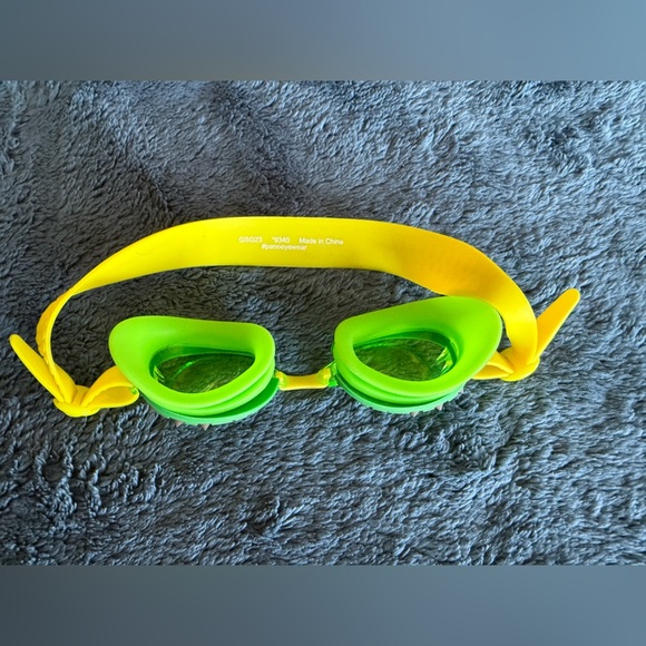 NWOT H2O life kids goggles green and yellow one size - Picture 2 of 2